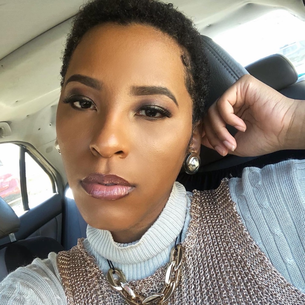 Meet your Posher, Chanel